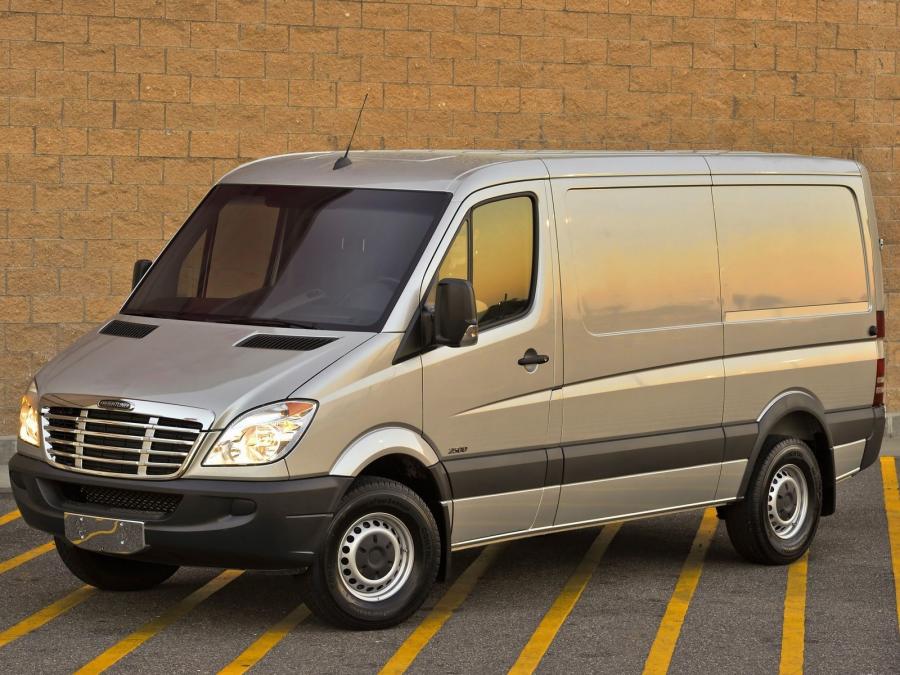  Freightliner Sprinter 2500 Cargo Van 2006 года  (фото 5 из 10)